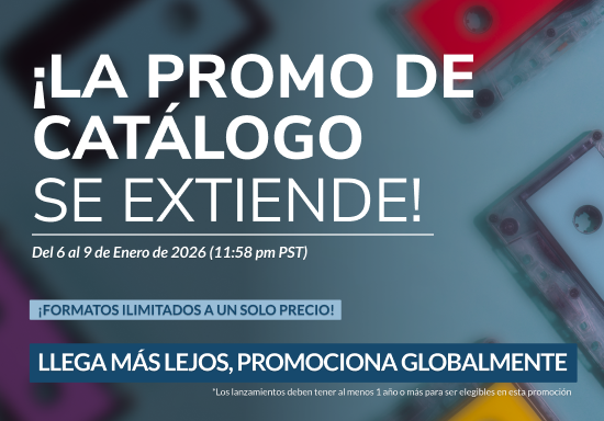 Banner promocional en español anunciando el regreso de la Promo de Catálogo 2025–2026 de Play MPE, con casetes de colores como fondo.